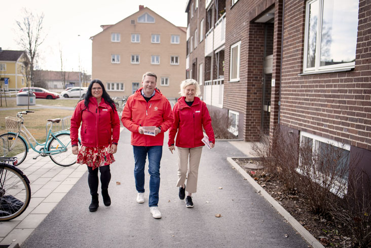 Tobias Baudin, partisekretare, knackade dörr med Socialdemokraterna i Jönköpings län.